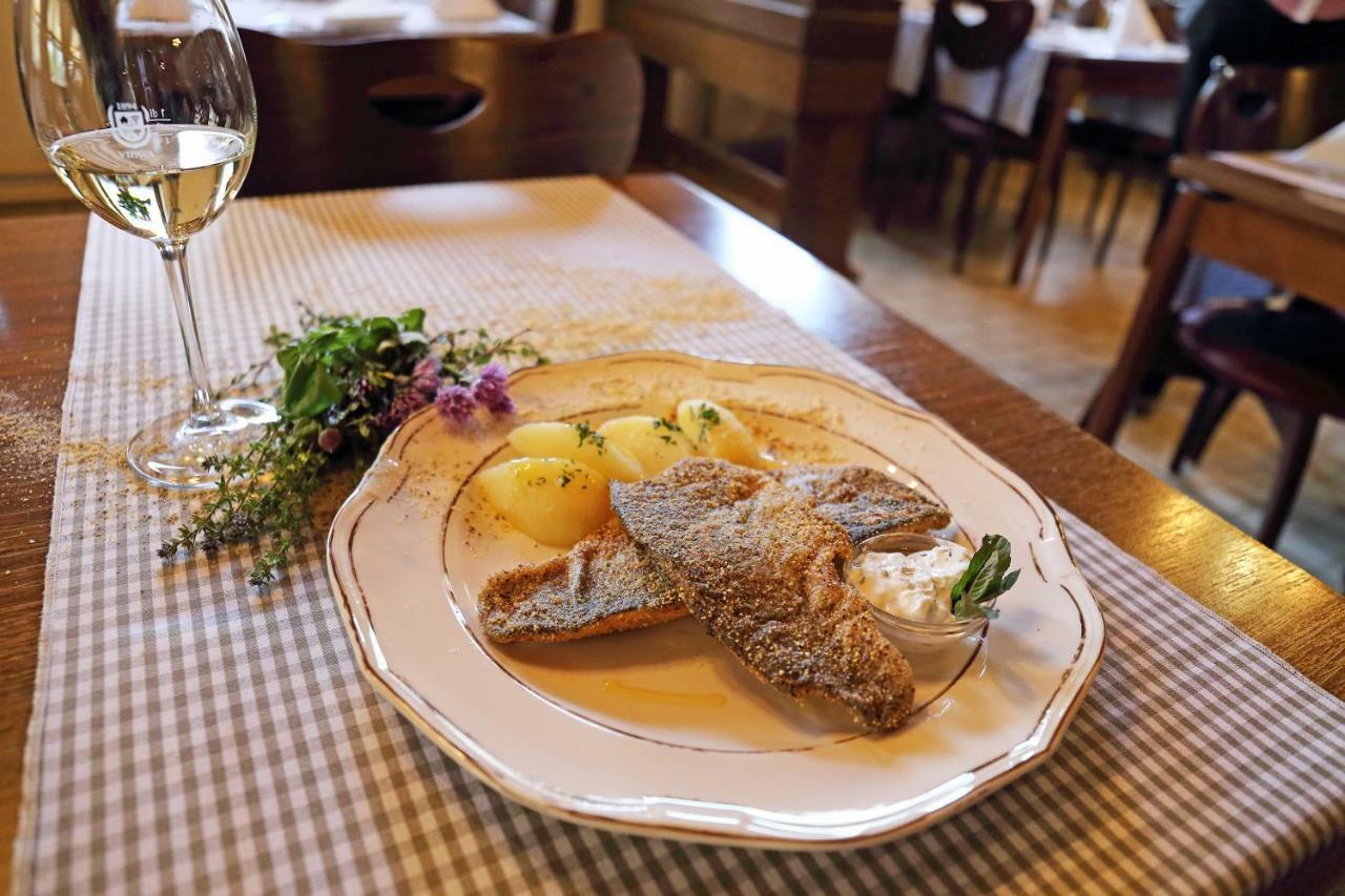 Hotel Tripic, Restaurant And Pizzeria Бохинь Экстерьер фото